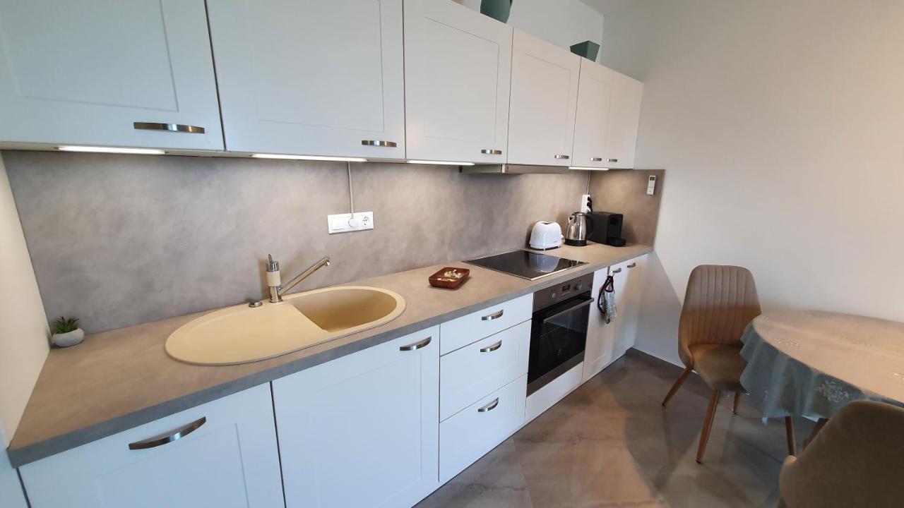Kekvitorla Apartman เคสเท ภายนอก รูปภาพ
